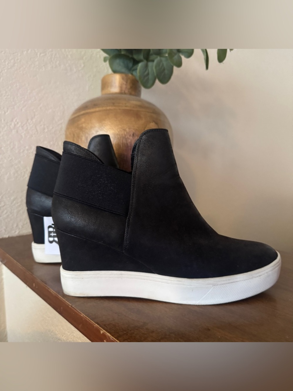 Maurice’s | Black wedge booties | 9